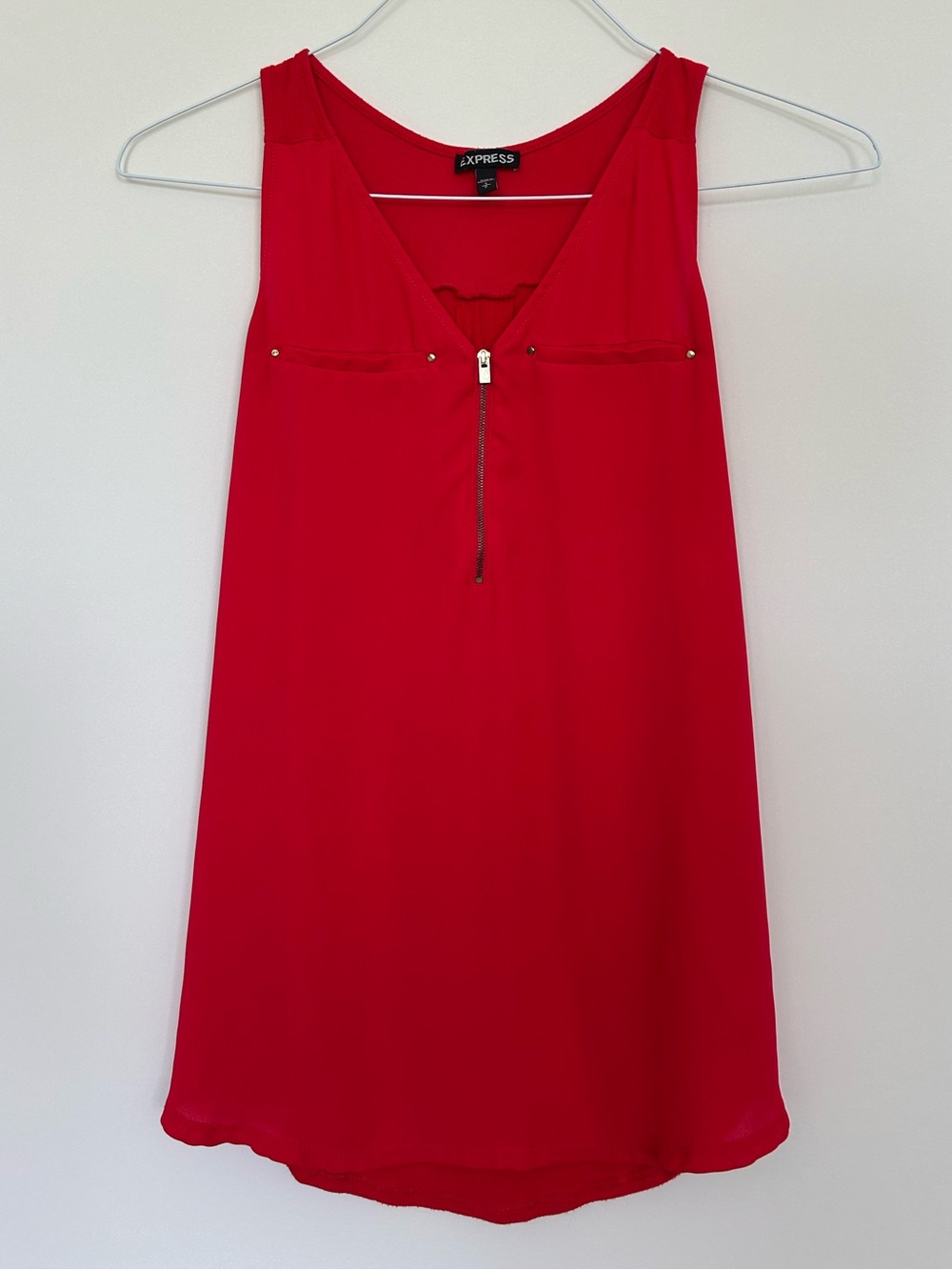 Red sleeveless dress
